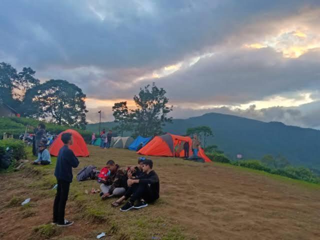 Tapian Ratu Camp Real Bukittinggi Dış mekan fotoğraf